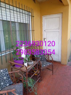 Casa en alquiler en Mar del Plata. 3 ambientes, 1 baño y capacidad de 1 a 7 personas. 