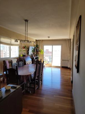 Departamento en alquiler en Mar del Plata. 2 ambientes, 2 baños y capacidad de 1 a 4 personas. 