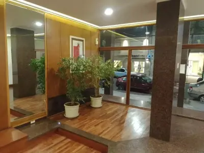 Departamento en alquiler en Mar del Plata. 2 ambientes, 1 baño y capacidad de 2 a 4 personas. A 100 m de la playa