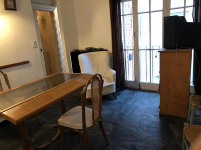 Departamento en alquiler en Mar del Plata. 3 ambientes, 1 baño y capacidad de 3 a 5 personas. A menos de 50 m de la playa