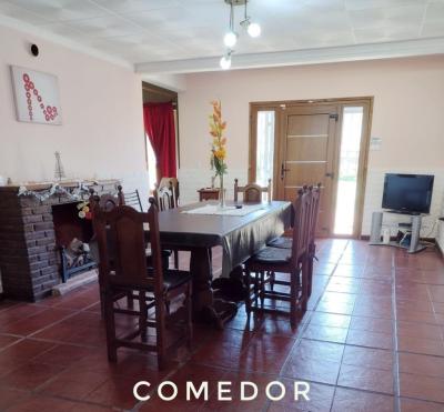 Casa en alquiler en Mar del Plata. 4 ambientes, 2 baños y capacidad de 5 a 6 personas. A 200 m de la playa