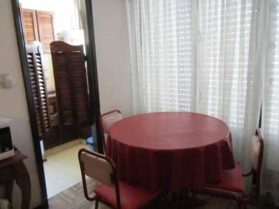 Departamento en alquiler en Mar del Plata. 2 ambientes, 1 baño y capacidad de 2 a 4 personas. A menos de 50 m de la playa