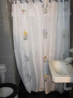 Departamento en alquiler en Mar del Plata. 2 ambientes, 1 baño y capacidad de 2 a 4 personas. A menos de 50 m de la playa