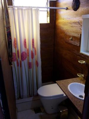 Departamento en alquiler en Mar del Plata. 2 ambientes, 1 baño y capacidad de 2 a 4 personas. A 100 m de la playa