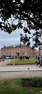 Departamento en alquiler en Mar del Plata. 2 ambientes, 1 baño y capacidad de 2 a 5 personas. A 100 m de la playa