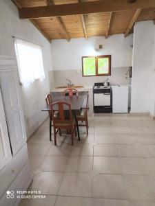 Departamento en alquiler en Mar del Plata. 2 ambientes, 1 baño y capacidad de 2 a 4 personas. 