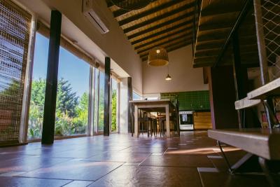 Casa en alquiler en Mar del Plata. 4 ambientes, 1 baño y capacidad de 1 a 5 personas. 