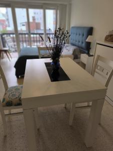 Departamento en alquiler en Mar del Plata. 1 ambientes, 1 baño y capacidad de 1 a 3 personas. A 500 m de la playa