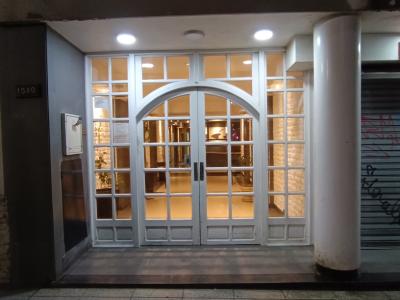 Departamento en alquiler en Mar del Plata. 1 ambientes, 1 baño y capacidad de 1 a 3 personas. A 100 m de la playa