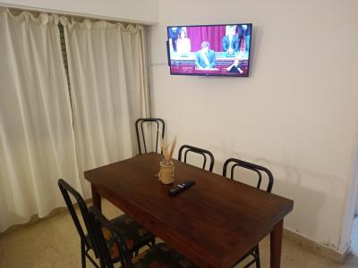 Departamento en alquiler en Mar del Plata. 1 ambientes, 1 baño y capacidad de 1 a 3 personas. A 100 m de la playa