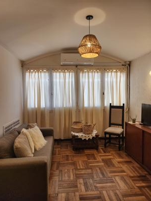 Departamento en alquiler en Mar del Plata. 2 ambientes, 1 baño y capacidad de 1 a 4 personas. 