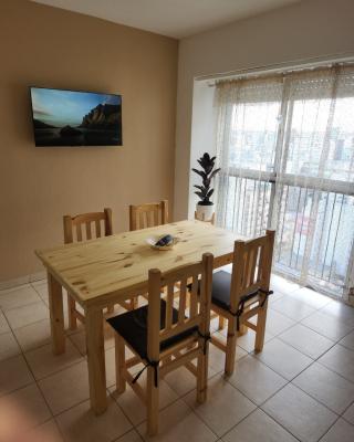 Departamento en alquiler en Mar del Plata. 3 ambientes, 1 baño y capacidad de 1 a 6 personas. 