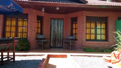 Cabaña en alquiler en Mar del Plata. 2 ambientes, 1 baño y capacidad de 1 a 4 personas. 