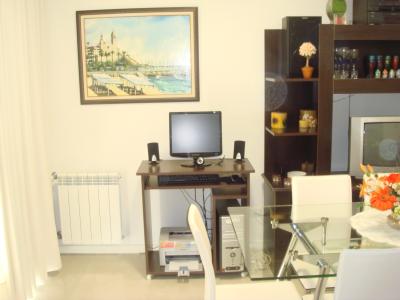 Departamento en alquiler en Mar del Plata. 2 ambientes, 2 baños y capacidad de 1 a 4 personas. 