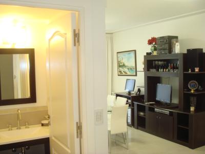 Departamento en alquiler en Mar del Plata. 2 ambientes, 2 baños y capacidad de 1 a 4 personas. 