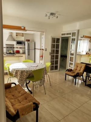 Complejo de Dptos en alquiler en Mar del Plata. 3 ambientes, 1 baño y capacidad de 1 a 5 personas. 