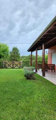 Cabaña en alquiler en Mar del Plata. 3 ambientes, 1 baño y capacidad de 1 a 6 personas. 