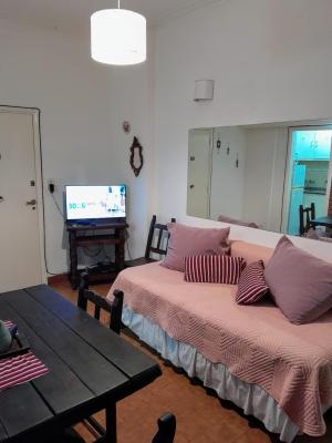 Departamento en alquiler en Mar del Plata. 3 ambientes, 1 baño y capacidad de 2 a 5 personas. 
