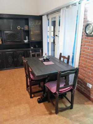 Departamento en alquiler en Mar del Plata. 3 ambientes, 1 baño y capacidad de 2 a 5 personas. 