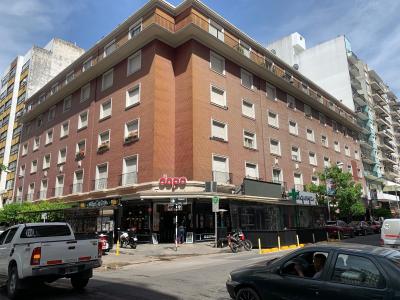 Departamento en alquiler en Mar del Plata. 4 ambientes, 3 baños y capacidad de 5 a 8 personas. 