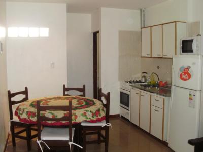 Departamento en alquiler en Mar del Plata. 2 ambientes, 1 baño y capacidad de 1 a 4 personas. 