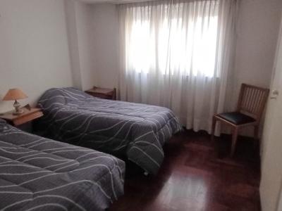 Departamento en alquiler en Mar del Plata. 3 ambientes, 1 baño y capacidad de 1 a 4 personas. 