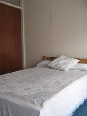 Casa en alquiler en Mar del Plata. 3 ambientes, 1 baño y capacidad de 5 a 6 personas. 